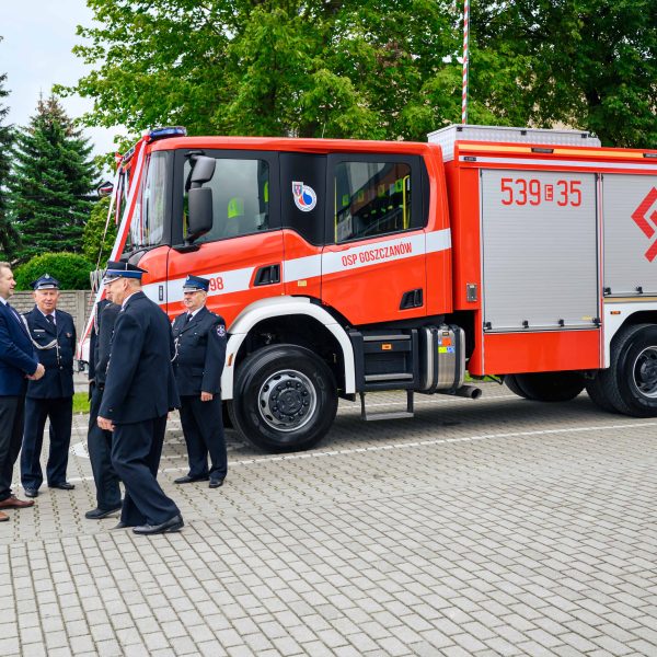 Zdjęcie prezentujące - Nowy wóz ratowniczo-gaśniczy na jubileusz 110-lecia OSP w Goszczanowie